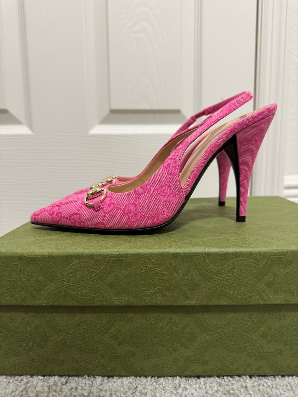 Gucci Hot Pink Horsebit Slingback Pointed-Toe Heels. - Picture 3 of 13